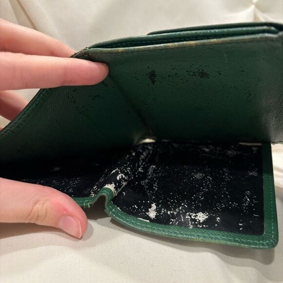 Vintage Louis Vuitton Green Epi Leather Portefeiulle Elise Wallet - Picture 10 of 11